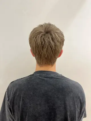 カラー メンズ 荒川 三希のヘアスタイル