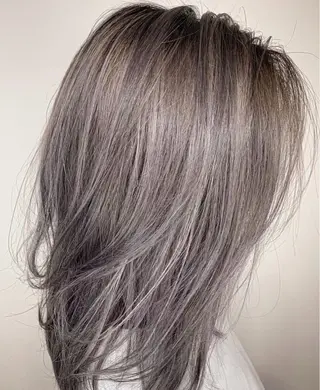 カラー 林 美月のヘアスタイル