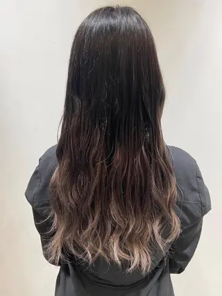 ロング カラー 🐺ウルフ/レイヤー 似合わせ‎🤍沙羅のヘアスタイル