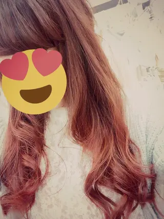 ロング カラー ヤナ マネージャーのヘアスタイル