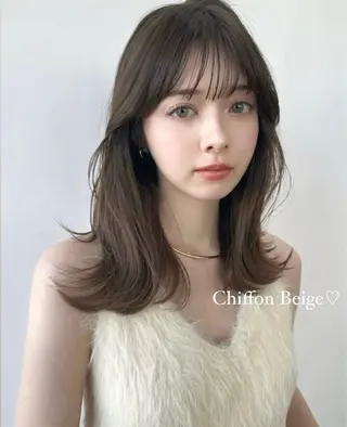 セミロング 吉川 陽菜のヘアスタイル