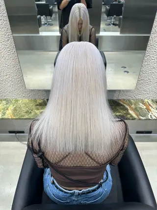 ロング カラー ハイトーン/ 縮毛矯正のヘアスタイル