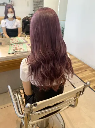 ロング カラー enn.bleach by t.a.g所属・碇山 楓己のヘアスタイル