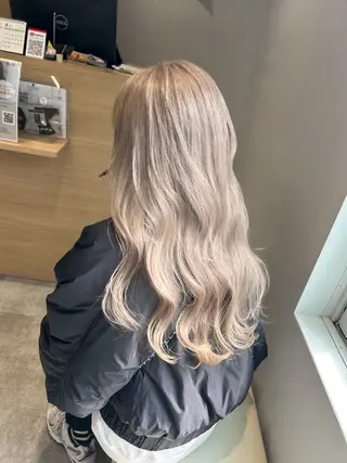 ロング カラー salowin梅田茶屋町suite所属・ハイトーンヘア/ 島崎　タクミのヘアスタイル