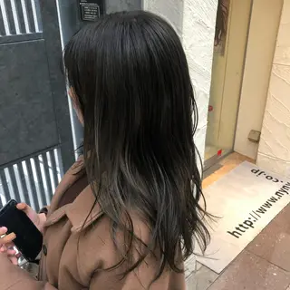 ロング カラー ウルフカット／吉村 桃子のヘアスタイル