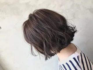 ミディアム カラー un. Misakiのヘアスタイル
