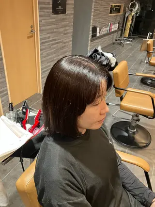 ミディアム カラー 谷口 莉々葵のヘアスタイル