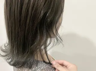 セミロング カラー あべ ゆうかのヘアスタイル