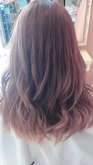 セミロング 角床直哉 カラーカットNO 1のヘアスタイル