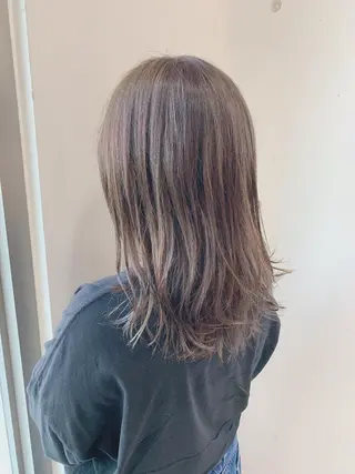 セミロング カラー 白髪ぼかしハイライト 柳川拓哉のヘアスタイル