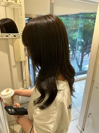 ミディアム カラー タイトボブ個性派カラ ーAKANEのヘアスタイル