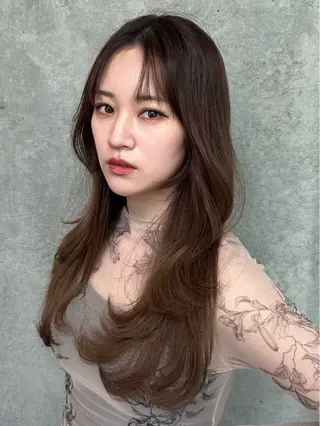 ロング Momo/海外ヘア /レイヤー/艶カラーのヘアスタイル