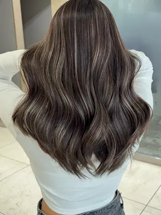 ロング カラー ハイライト、レイヤー カット/西梅田/中西のヘアスタイル
