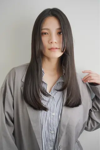 ロング 江田 智沙穂のヘアスタイル