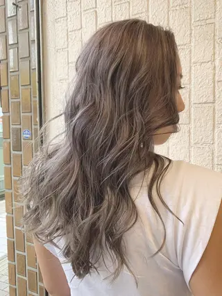 ミディアム カラー 嶋村夏実🌼レイヤー 🌸白髪ぼかしのヘアスタイル