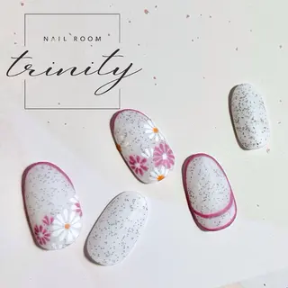 ネイル Trinity staffのネイルデザイン