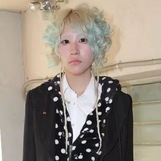 ミディアム ユメナ ̖́-のヘアスタイル