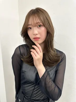 ロング カラー 艶髪レイヤー顔周り グレージュ添田晃基のヘアスタイル