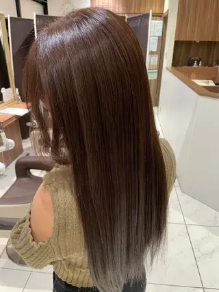 ロング 加藤 里歩のヘアスタイル