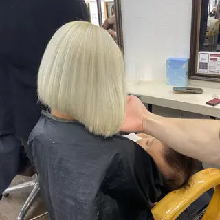 ミディアム カラー ヒカ/外国人風 デザインカラーのヘアスタイル