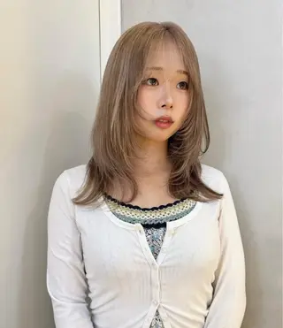 ミディアム カラー ヘアアレンジ 縮毛矯正ブリーチ/ ベージュmamiのヘアスタイル