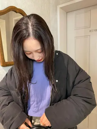 セミロング カラー ナチュラル透明感🌱 小山美樹子のヘアスタイル