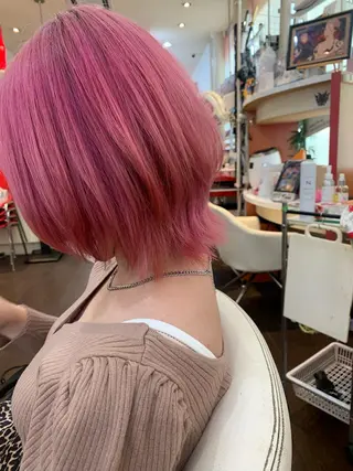 ショート ヘアアレンジ 今村公介 ブリーチ特化、派手髪のヘアスタイル