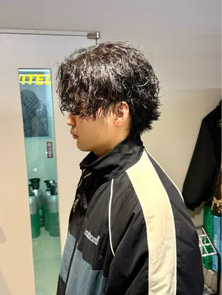 ミディアム パーマ ヘアアレンジ メンズ 顔まわりカット の達人のヘアスタイル