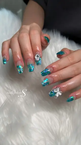 ネイル 関山 志乃のネイルデザイン