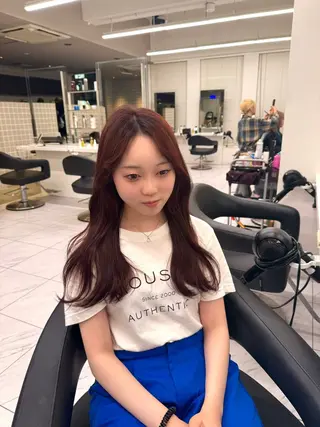 セミロング カラー ヘアアレンジ 顔まわりカット の達人のヘアスタイル