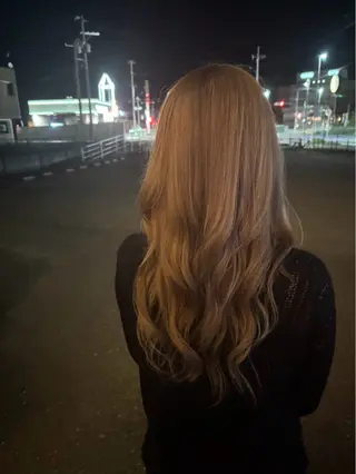 ロング カラー 9NINE by truth所属・飯尾 成那のヘアスタイル