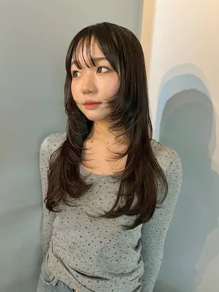 ロング 綾乃／デザインカラー ／ハイトーン／ボブのヘアスタイル