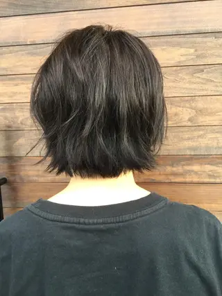 ミディアム カラー 大内 郁のヘアスタイル