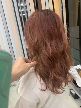 カラー 宇座 杏音のヘアスタイル