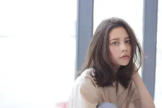 ミディアム 松島 涼花のヘアスタイル