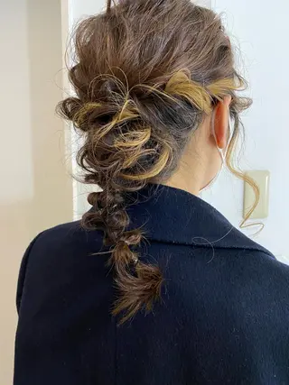 ミディアム ヘアアレンジ ツキノキ ミナのヘアスタイル