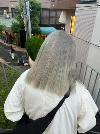 セミロング カラー ヘアアレンジ ボブハイトーン🦖 デザインMAMIのヘアスタイル