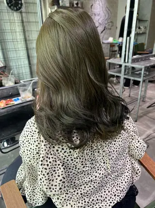 カラー AYANE 韓国ヘア /レイヤーカットのヘアスタイル