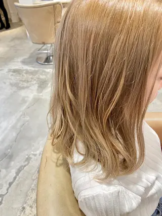 ミディアム カラー 美髪・髪質改善 有田怜平のヘアスタイル