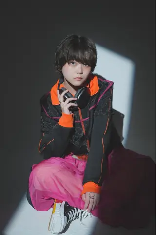 ショート カラー パーマ ヘアアレンジ マツエク・マツパ アイブロウ ウルフとハイトーン みっちー✂️のヘアスタイル