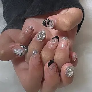 ネイル シュシュ 🎀 girly nailのネイルデザイン