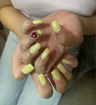 ネイル 花岡 美沙子のネイルデザイン