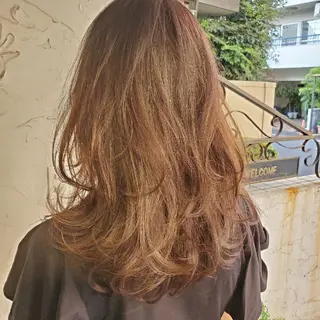 セミロング フリーランス所属・韓国ヘア レイヤー くびれヘアMATSUのヘアスタイル