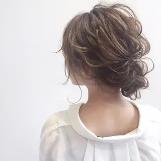 ミディアム ヘアアレンジ 💚ミヤマ アンナ☘️のヘアスタイル