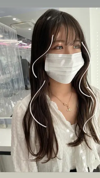 セミロング Ella所属・nana【艶髪】/ レイヤー/縮毛矯正のヘアスタイル