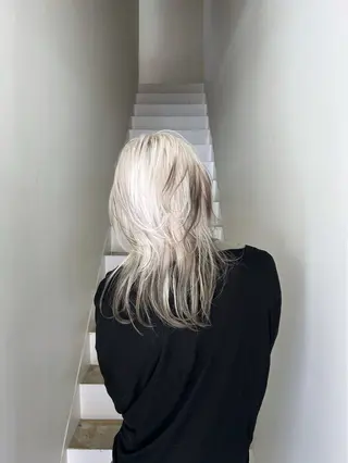 ミディアム カラー 松原 朱里のヘアスタイル