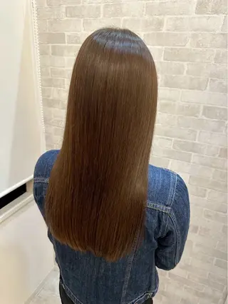 カラー 岡松 優月のヘアスタイル