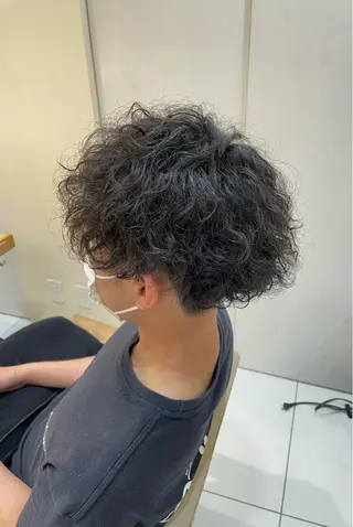 ミディアム パーマ メンズ 本厚木｜縮毛矯正/ 酸性スト専門サロンのヘアスタイル