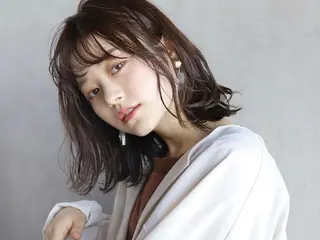 ミディアム Emerge 立川 南口店【エマージュ】のヘアスタイル