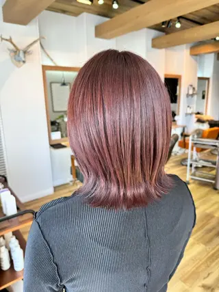 ミディアム カラー ツキダテ ユイのヘアスタイル